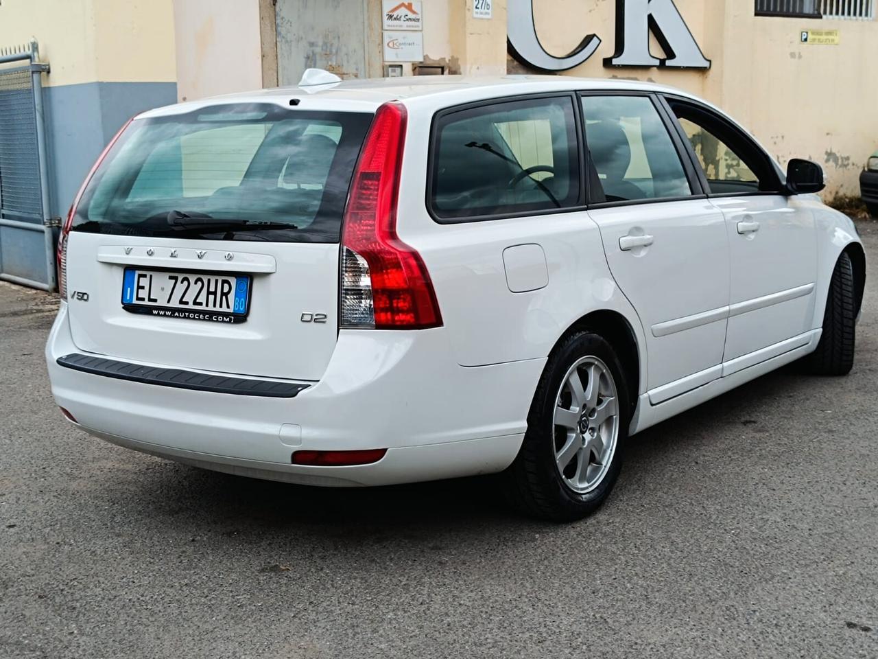 Volvo V50 D2 R-design