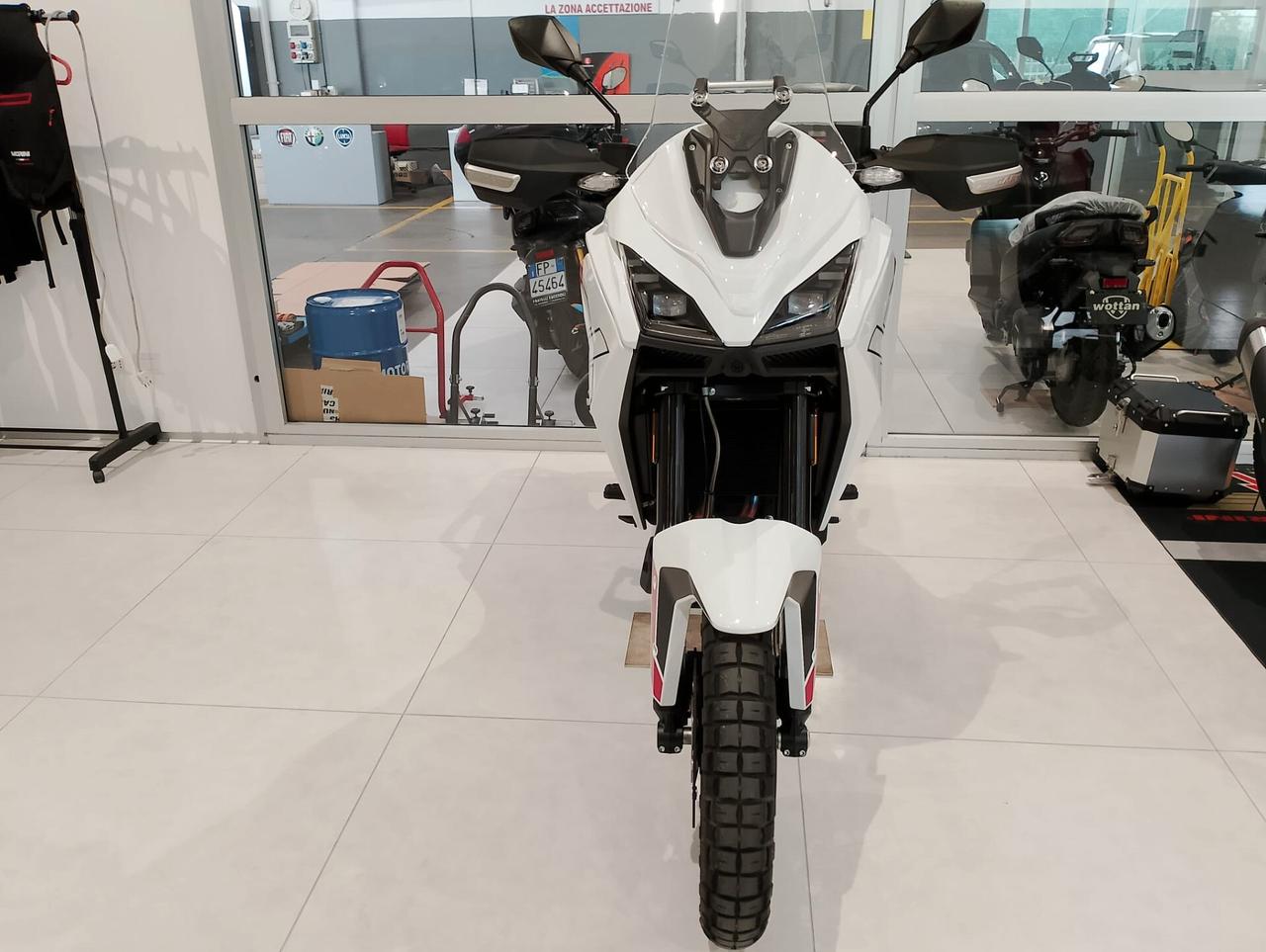 Moto Morini X-Cape 700 CERCHI A RAGGI NERI