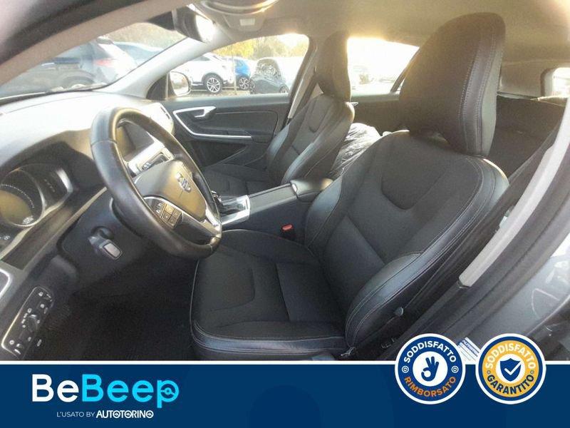 Volvo V60 Cross Country 2.4 D4 MOMENTUM AWD GEARTRONIC