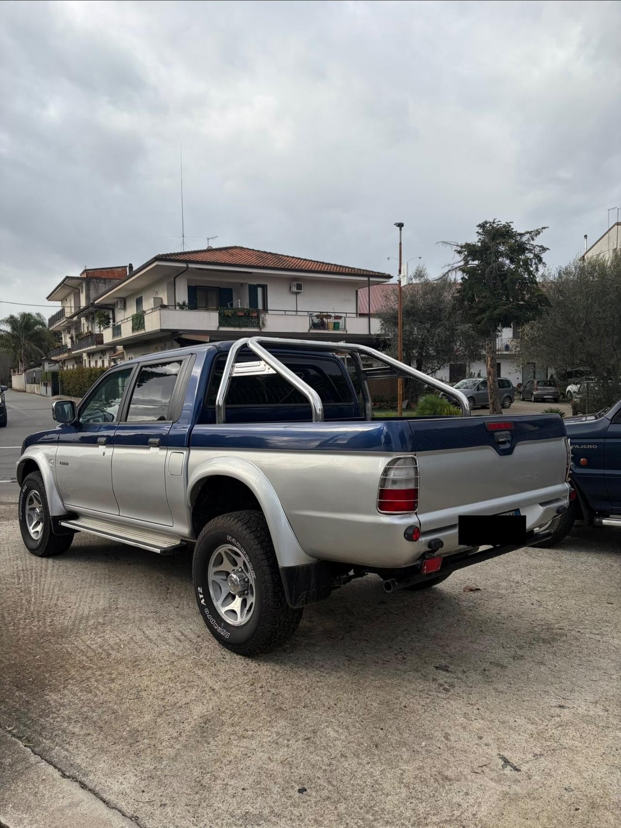 Mitsubishi L200 2.5 TDI 4WD Club Cab Pick-up GLS