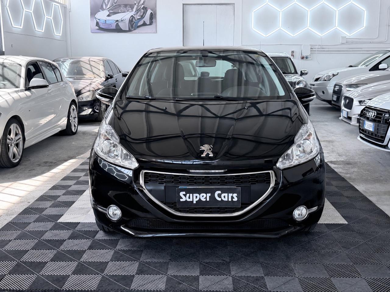 Peugeot 208 1.4 HDi 68 CV 5 porte Allure