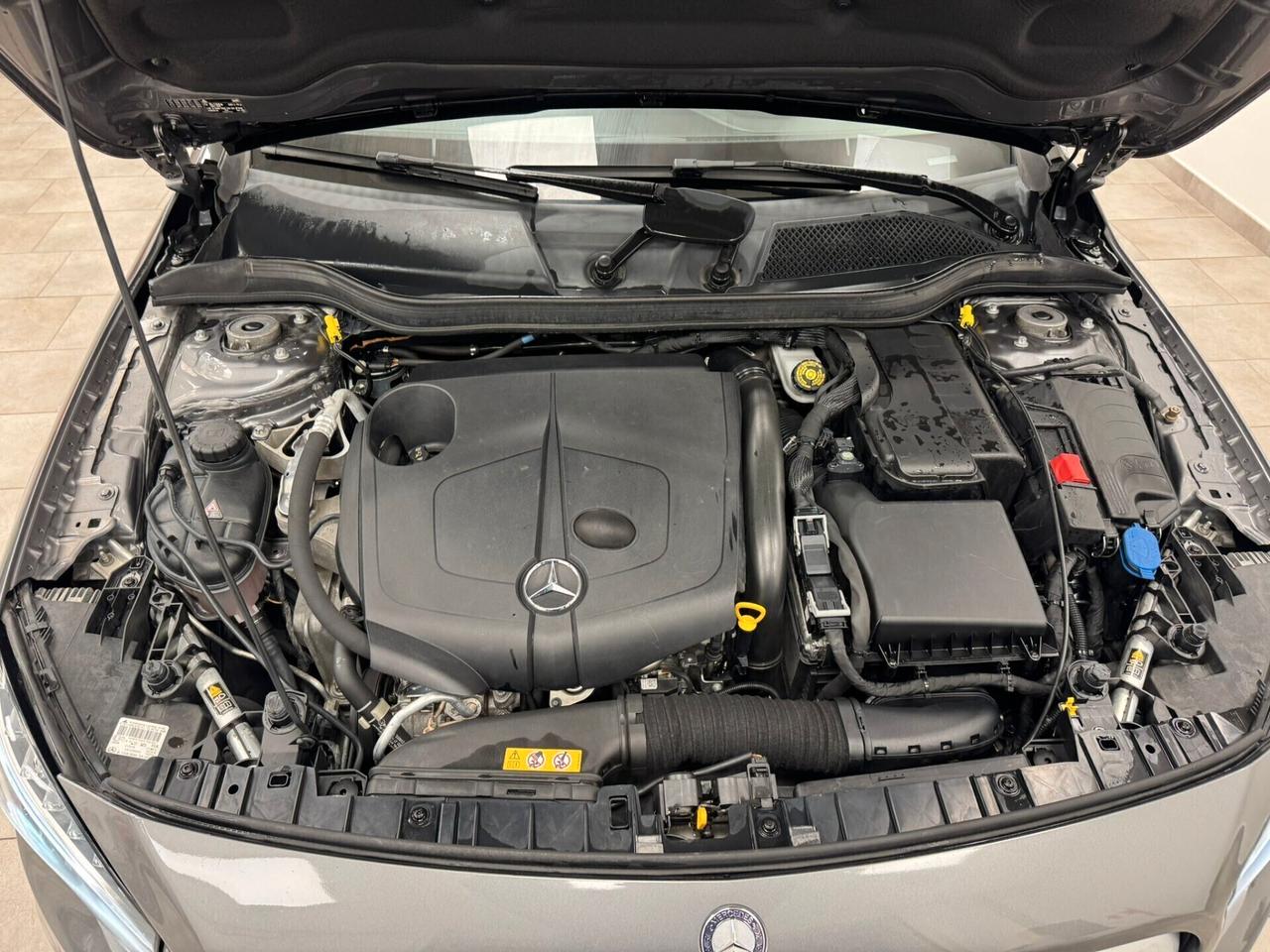 MERCEDES-BENZ GLA 200 D AUTOMATC PREMIUM