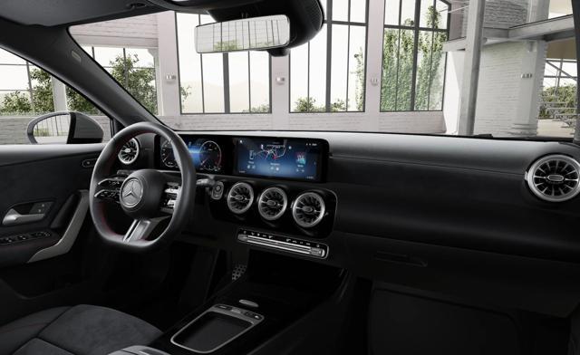 MERCEDES-BENZ A 180 d Automatic AMG Line Premium