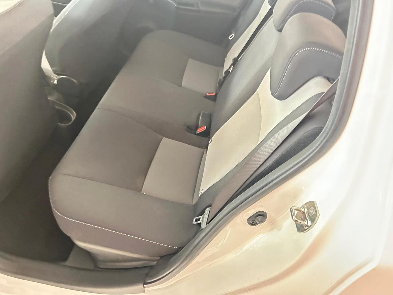 Toyota Yaris 1.5 Hybrid 5 porte Business