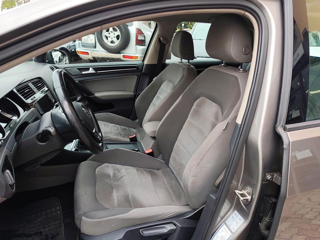 Volkswagen Golf 2.0 TDI DSG 5p.