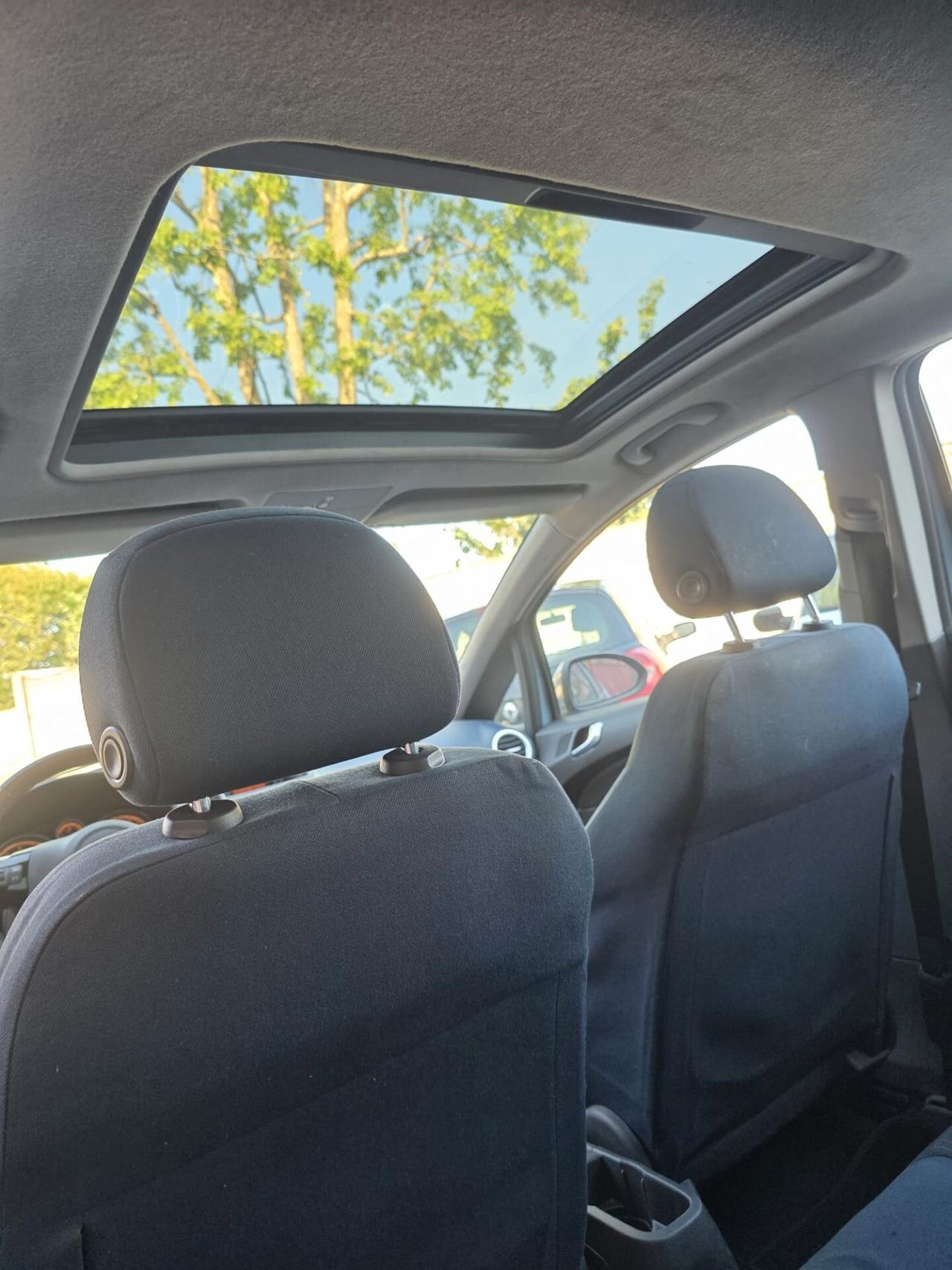 Opel Corsa 1.2 5 porte Cosmo NEOPAT