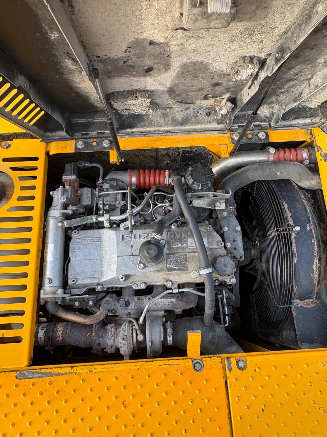 Escavatore JCB JS235HD