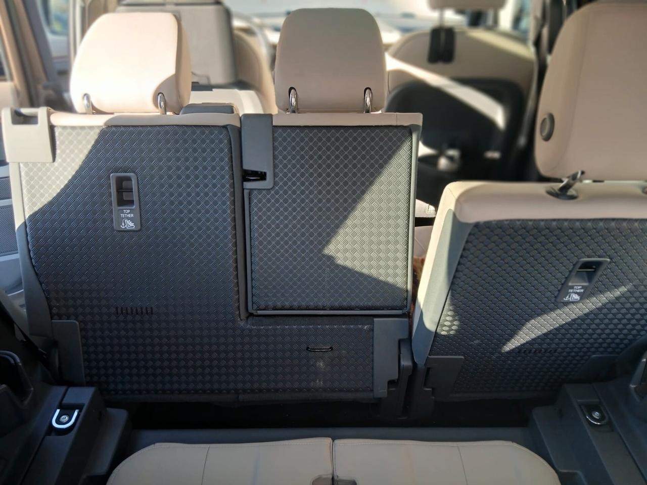 LAND ROVER Defender 110 3.0D I6 200 CV AWD Auto X-Dynamic SE (147 kw)