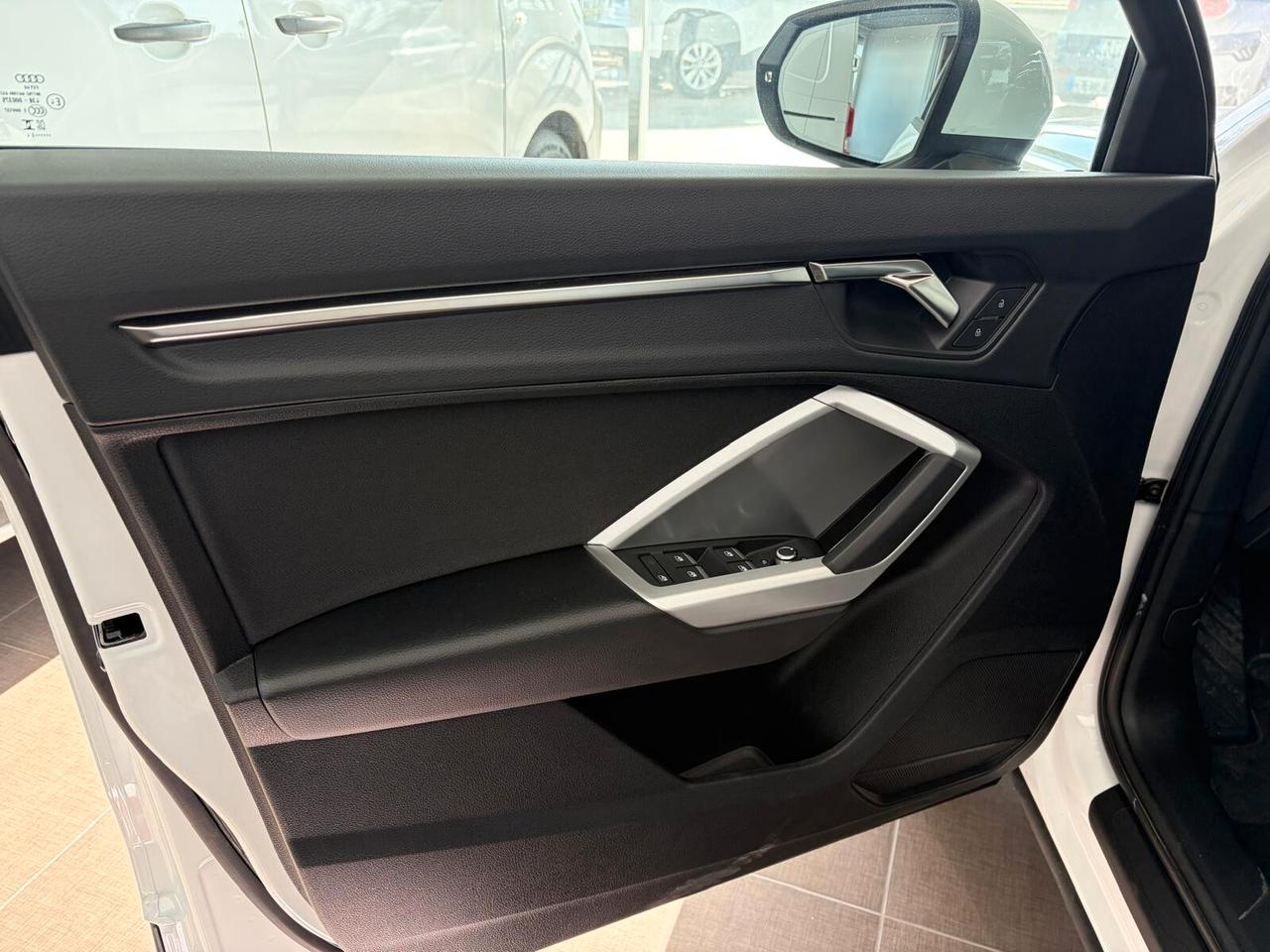 Audi Q3 35 TDI S tronic Business Advanced