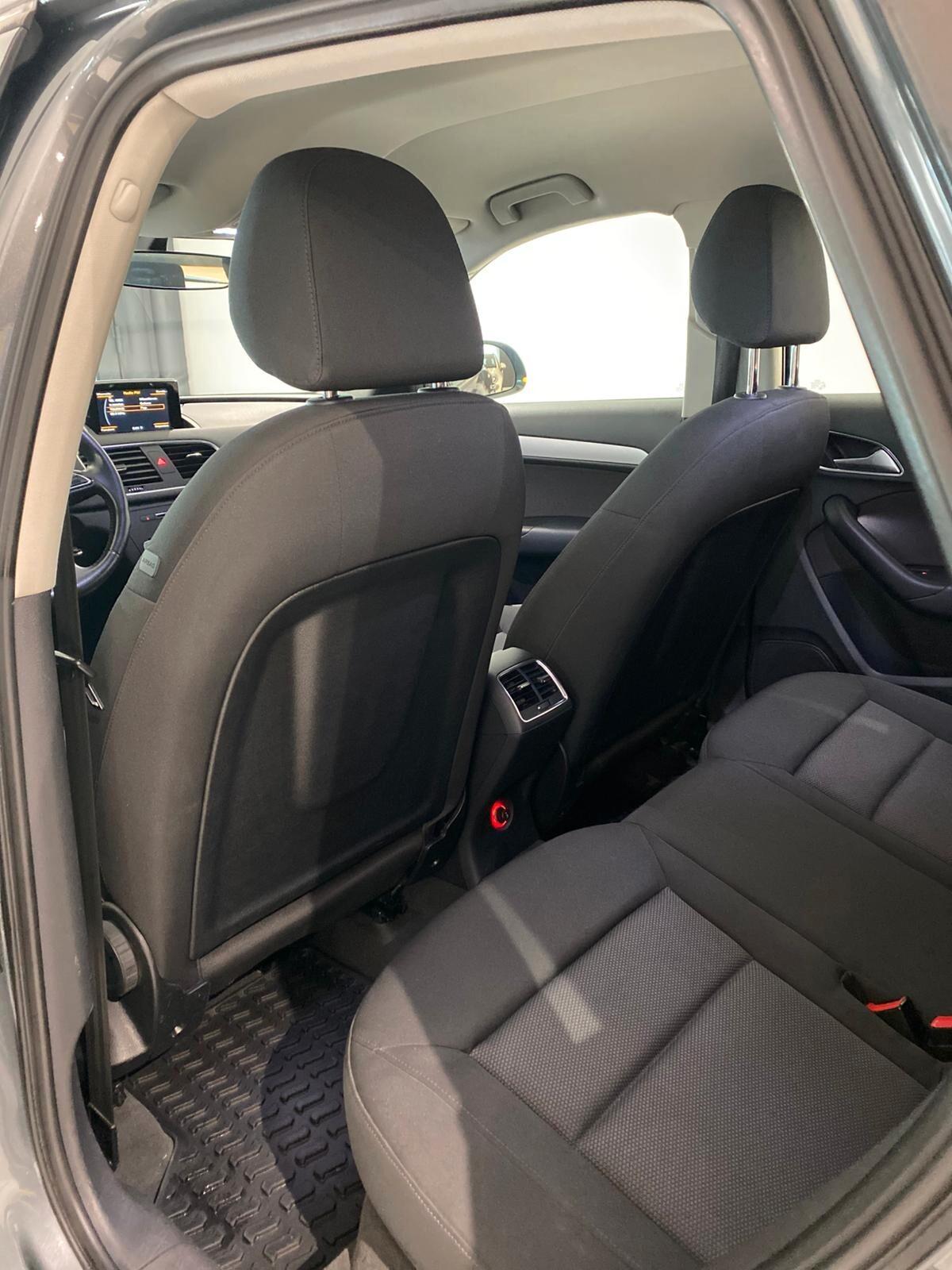 Audi Q3 2.0 TDI 120 CV S tronic line Edition