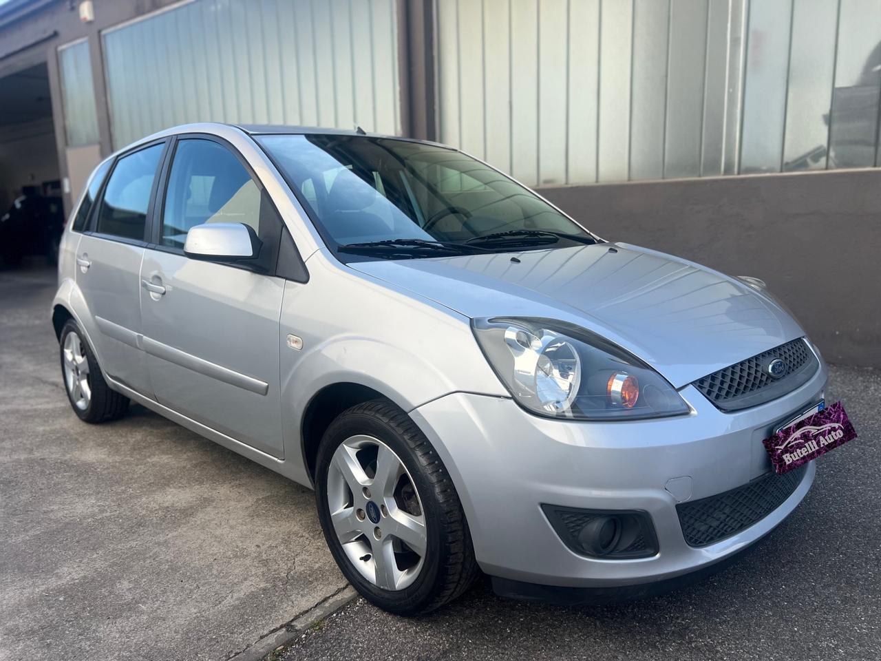 Ford Fiesta 1.2 BENZ PER NEOPATENTATI