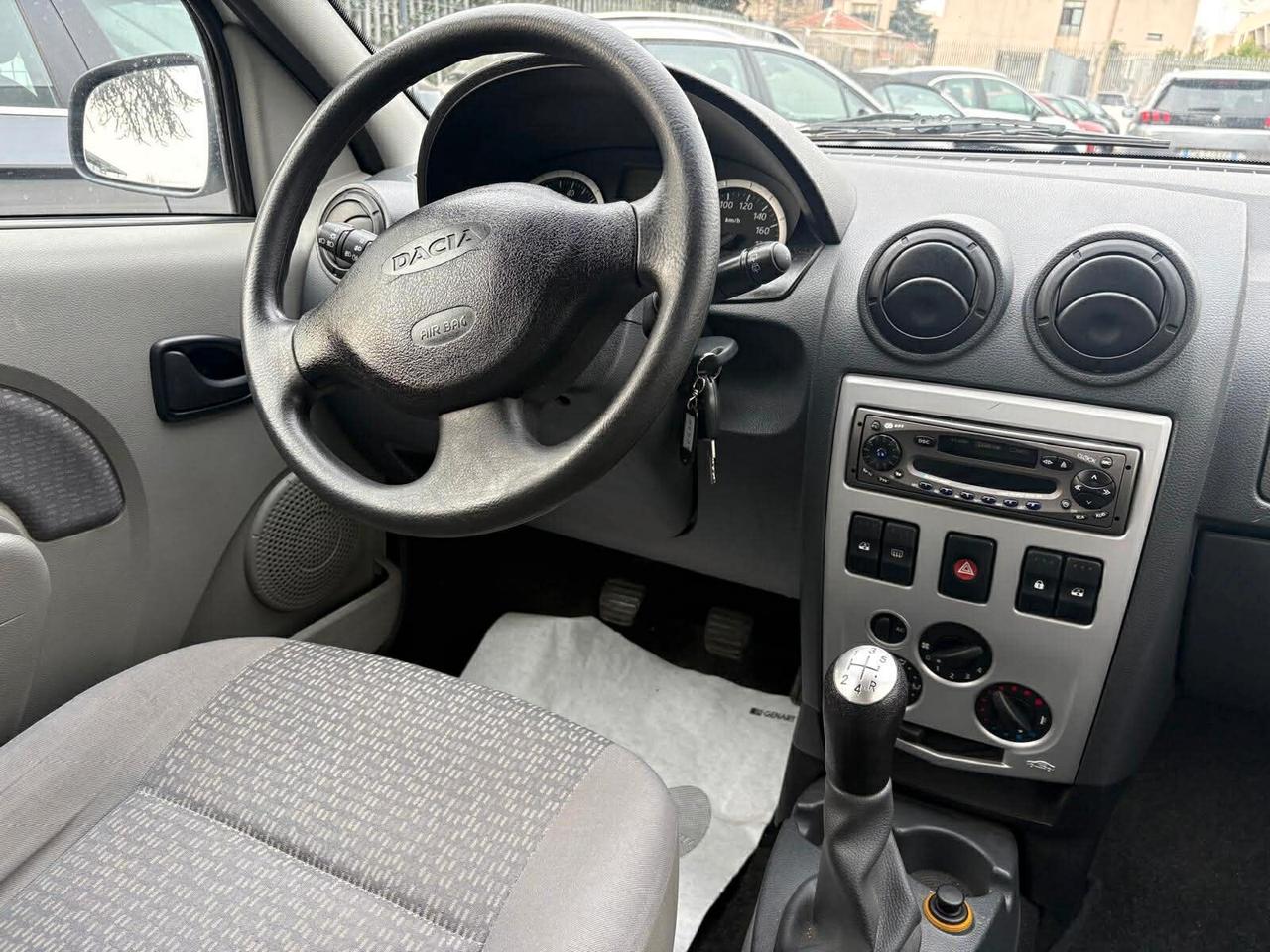 Dacia Logan MCV 1.6 16V 5 posti Lauréate