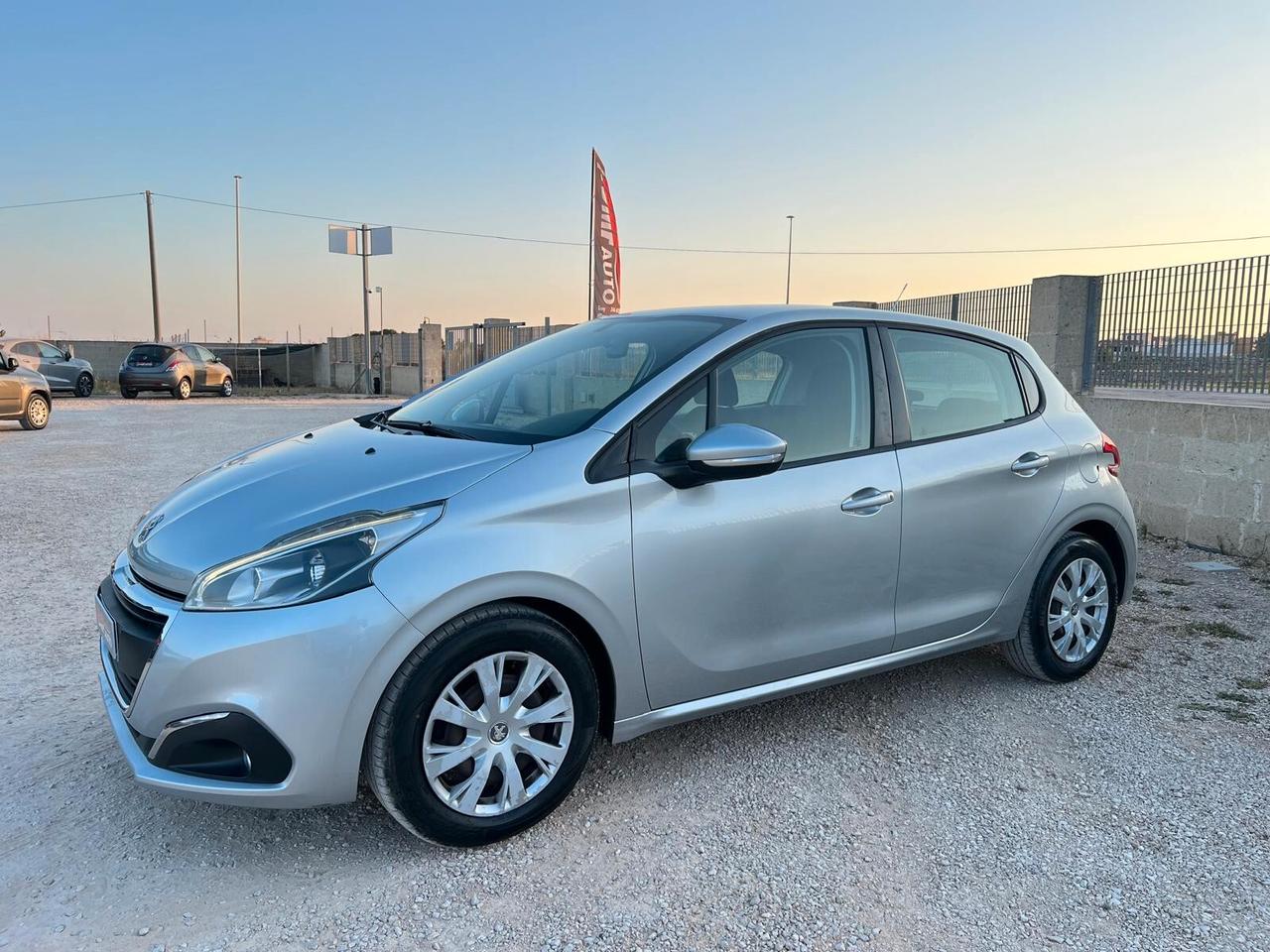 Peugeot 208 1.6 BlueHDi 75 cv 5 porte