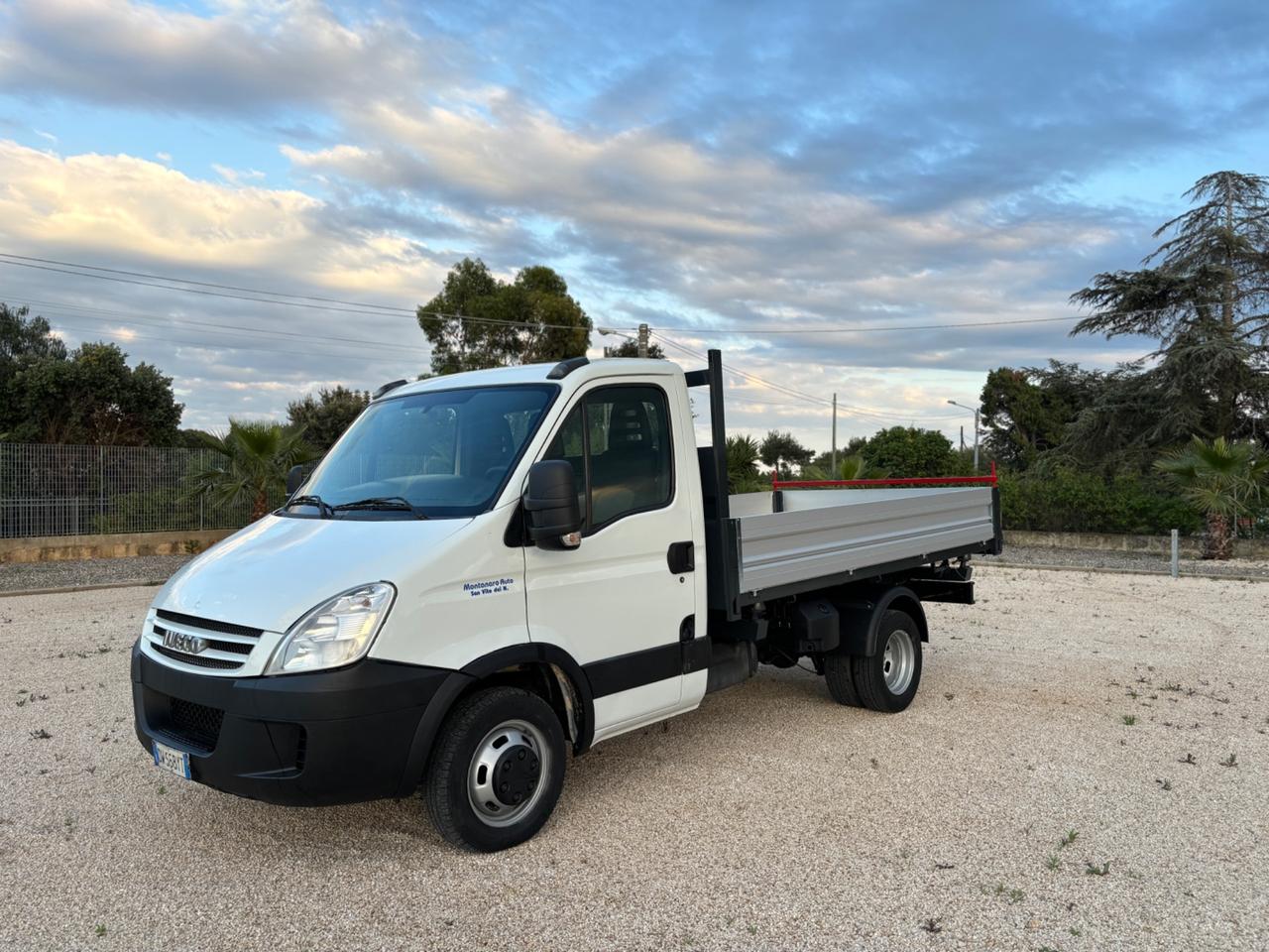 Iveco Daily 35C18 RIBALTABILE TRILATERALE