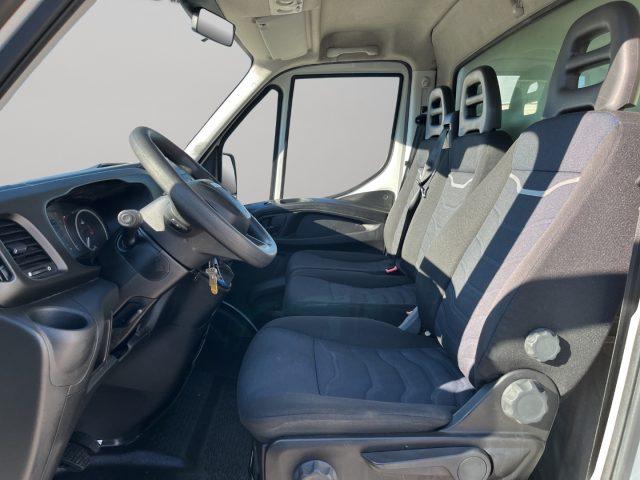 IVECO Daily 35C12 furgonato box