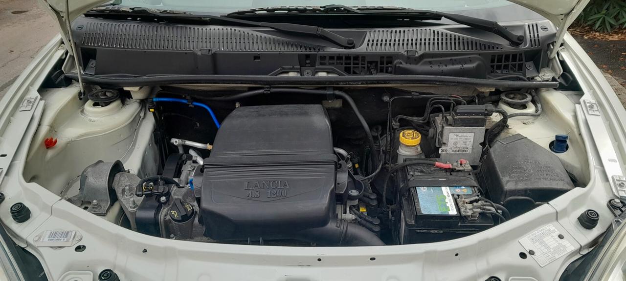 Lancia Ypsilon 1.2 Argento