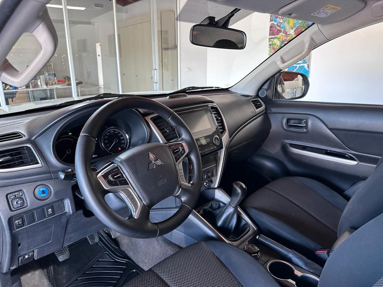 Mitsubishi L200 2.3 D Club Cab 4x4 Super Select Intense *UniProprietario