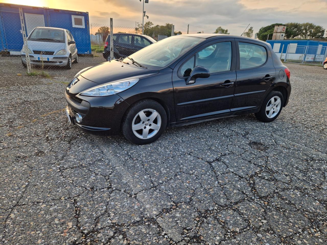 Peugeot 207 1.4 8V 75CV 5p. X Line ECO GPL