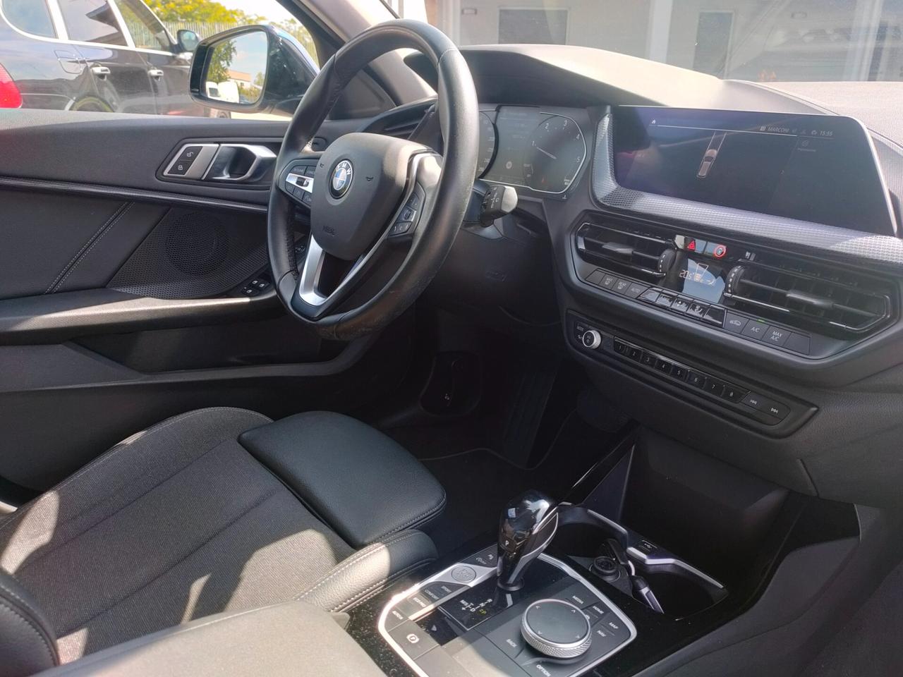 Bmw 116 116d 5p. Sport automatico neopatentati