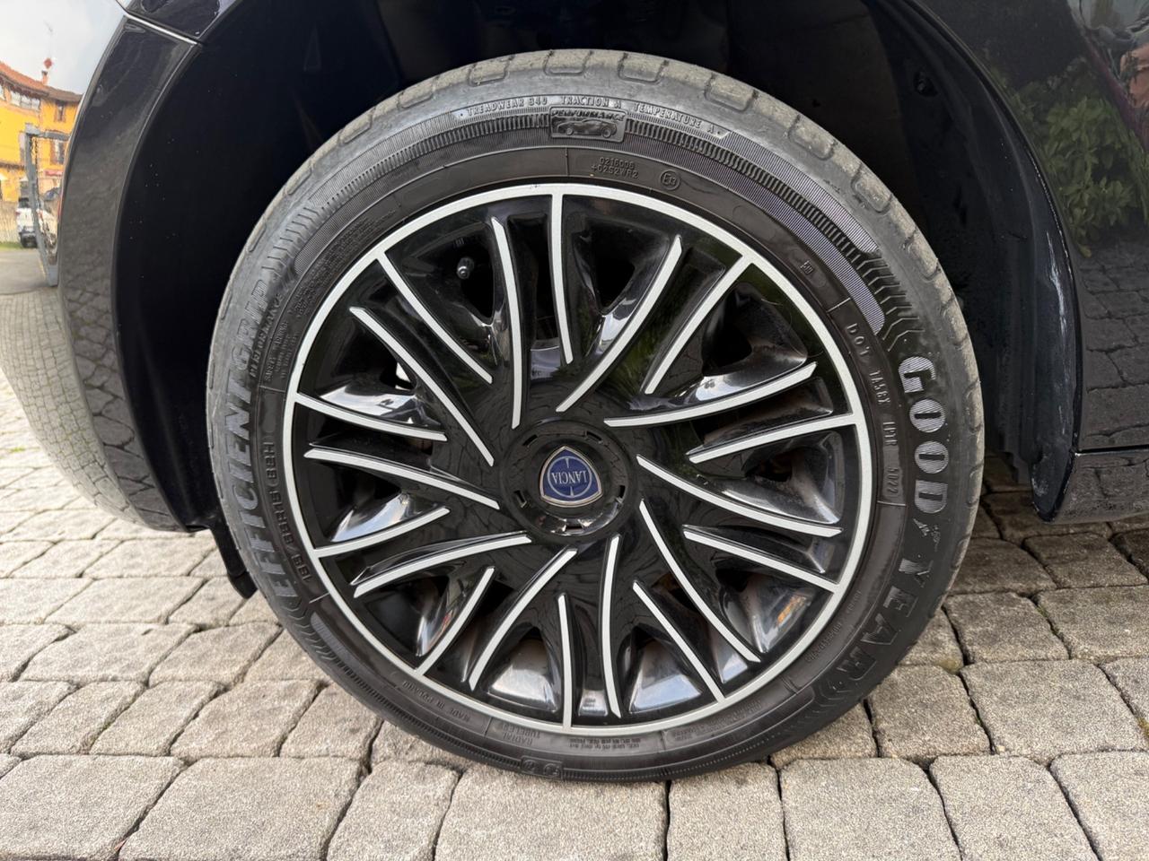 LANCIA YPSILON 1.0 5 PORTE