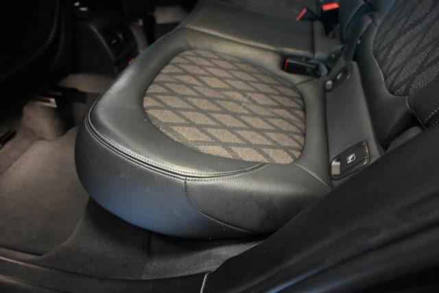BMW X1 SDRIVE 18d SPORT BLACKLINE AUT.NAVI LED18"TEL FULL