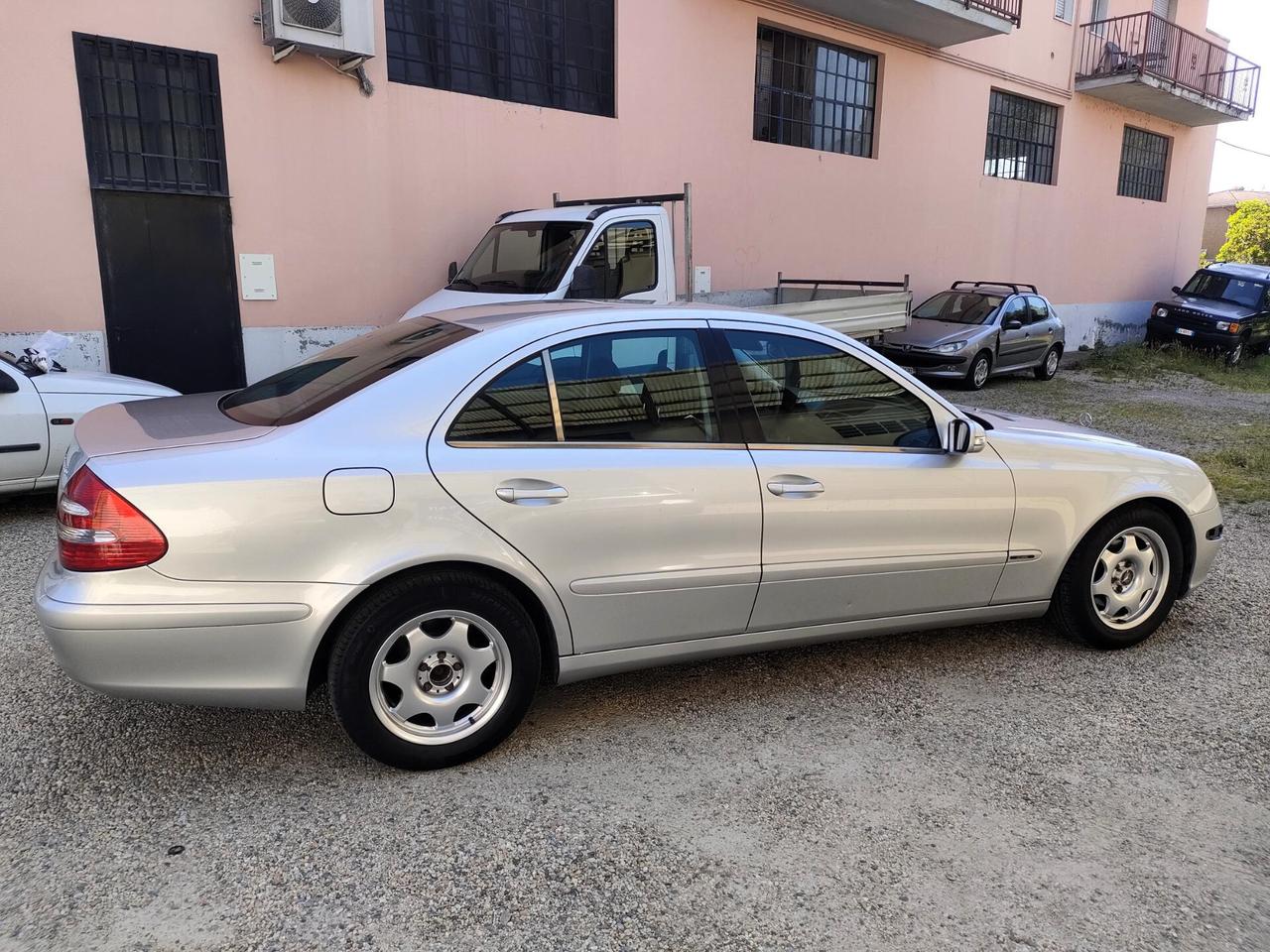 Mercedes-benz E 200 K METANO leggere annuncio