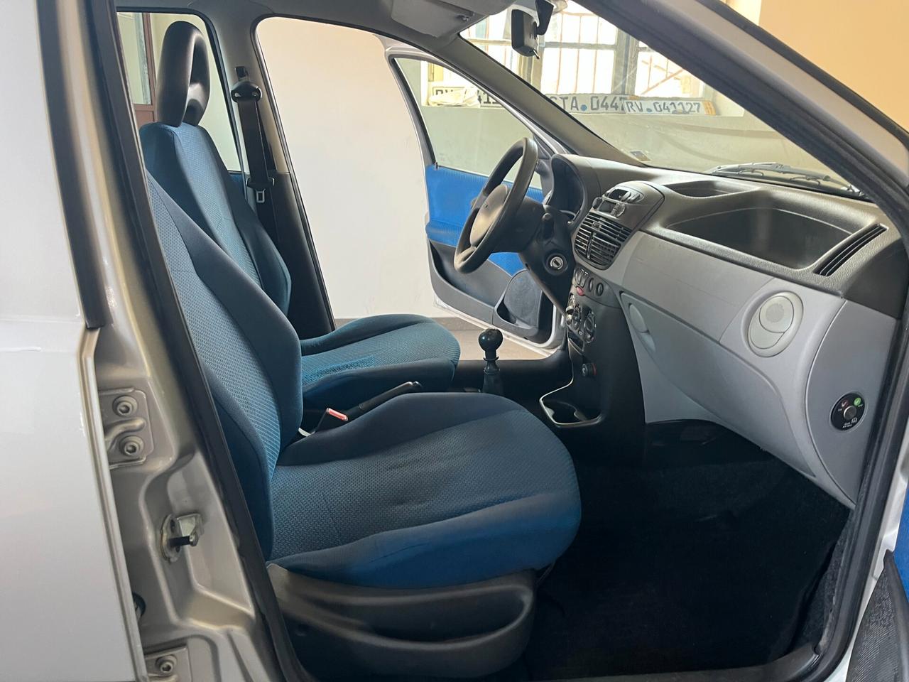 Fiat Punto 1.2i cat 5 porte