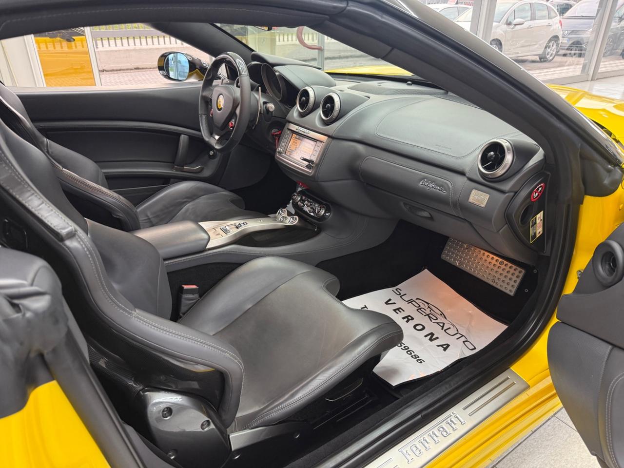 GIALLOTRIPLOSTRATO Ferrari California DCT