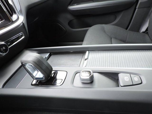 VOLVO V60 B4 (D) MOMENTUM BUSINESS AUTOMATICA