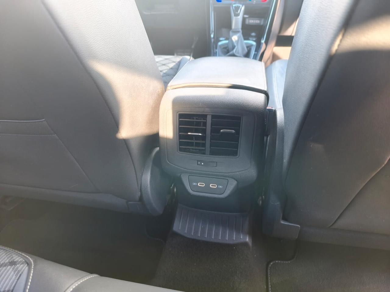 VW TROC 1.5TSI DSG R-LINE PLUS