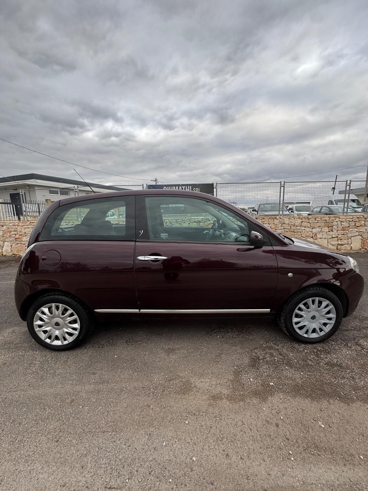 Lancia Ypsilon 1.3 MJT 90 CV Platino