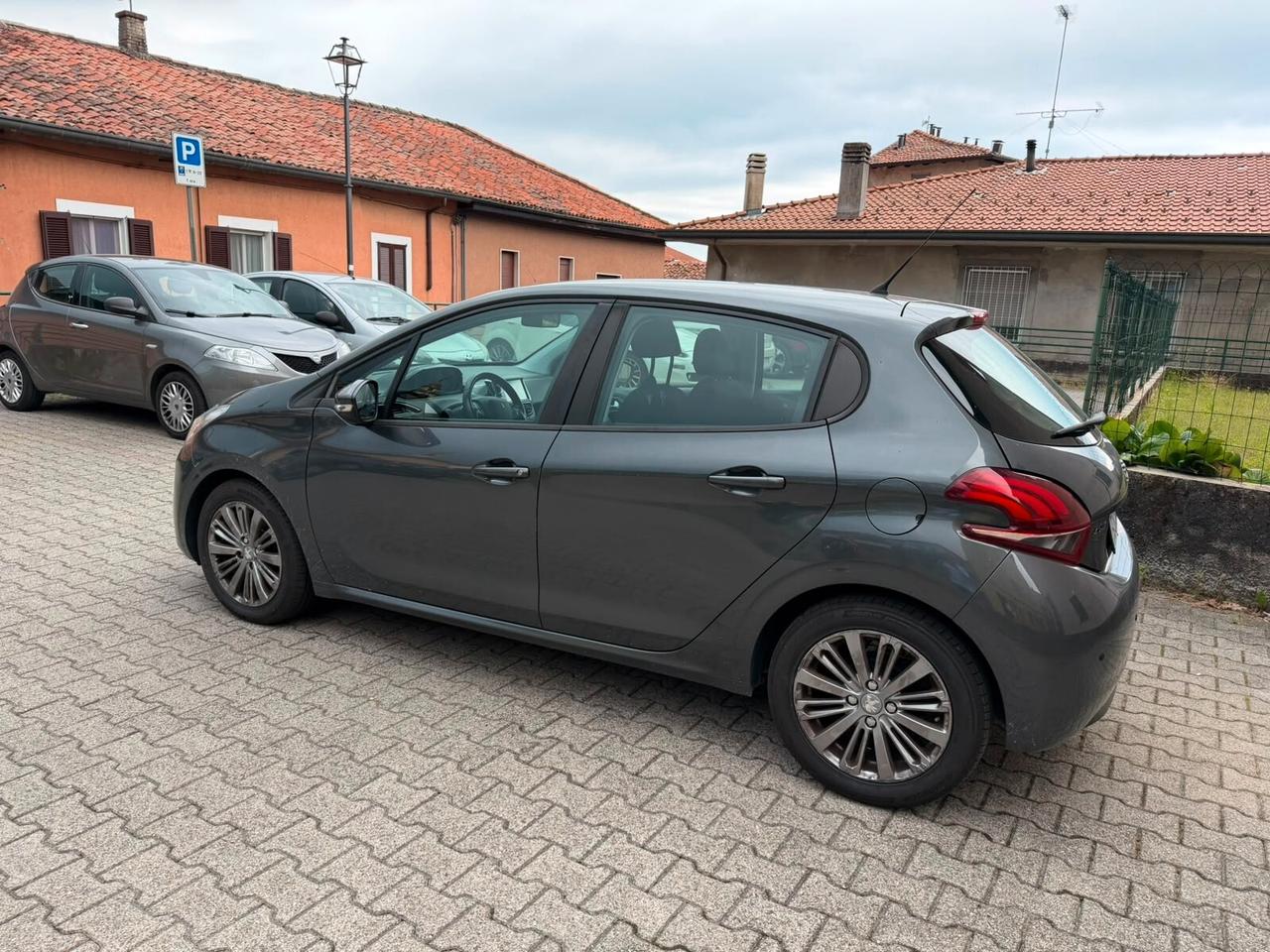 Peugeot 208 PureTech 82 5 porte Active