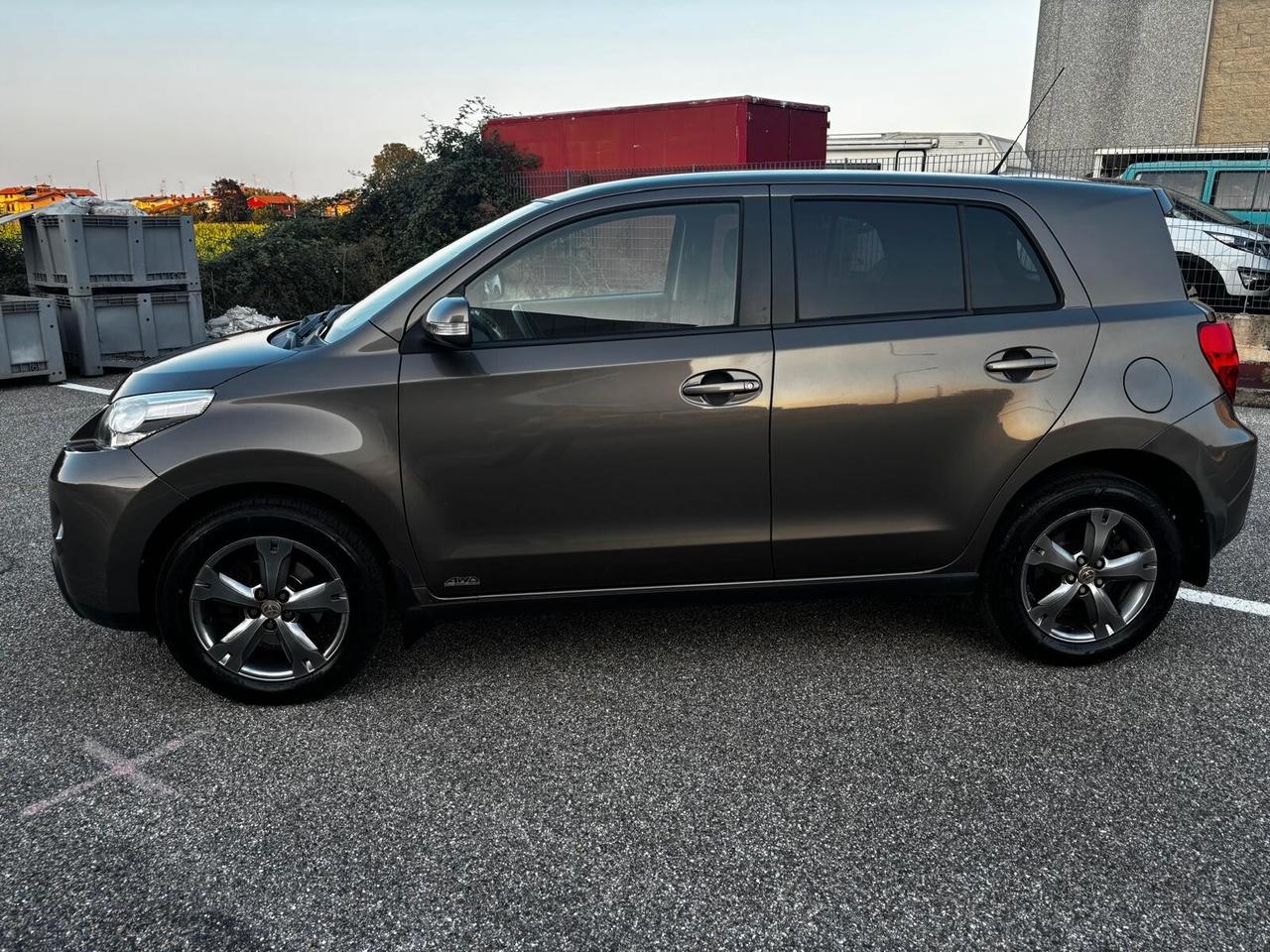 Toyota Urban Cruiser 1.4 D-4D AWD Lounge X UNICO PROPRIETARIO TAGLIANDI TOYOTA