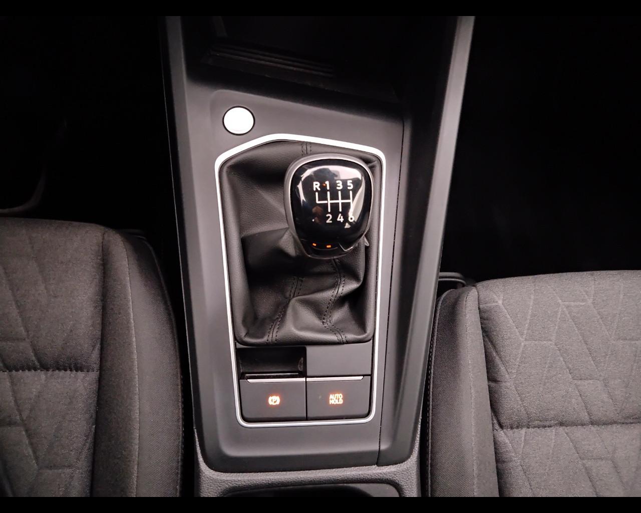 VOLKSWAGEN Golf VIII 2024 - Golf 2.0 tdi Life 115cv