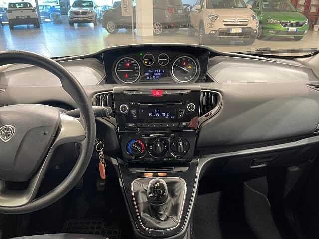 Lancia Ypsilon 1.2 69 CV 5 porte Elefantino