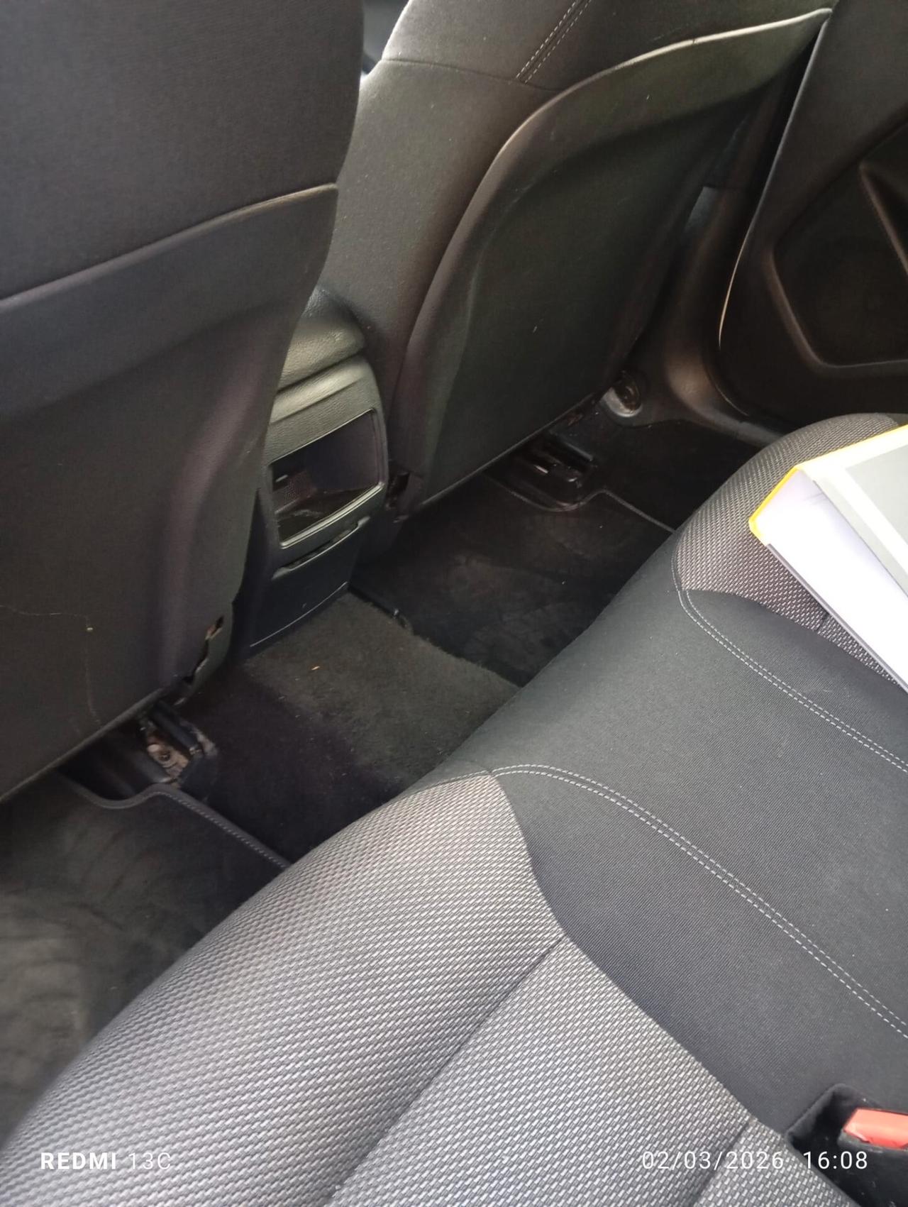 Mercedes-benz GLA 180 d Premium