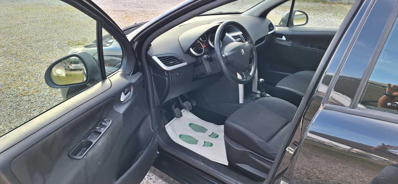 Peugeot 207 Plus 1.4 8V 75CV 5p. ECO GPL