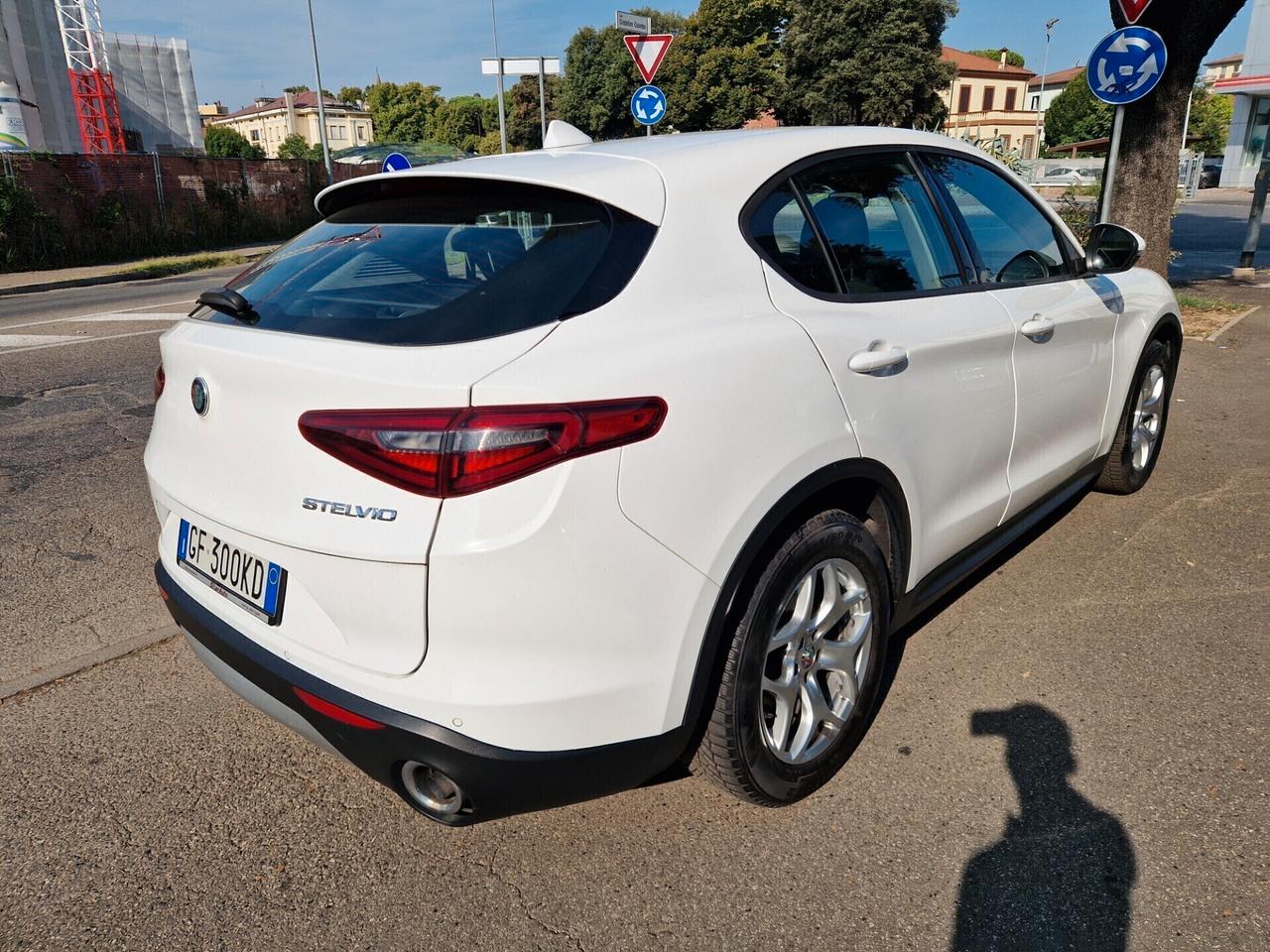 Alfa Romeo Stelvio 2.2 Turbodiesel 190 CV AT8 Q4 Business