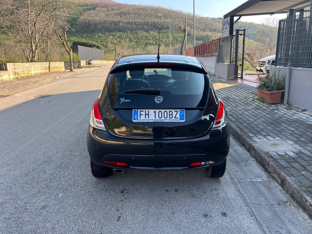 Lancia Ypsilon 1.2 benzina 69cv 5 porte Gold 2017