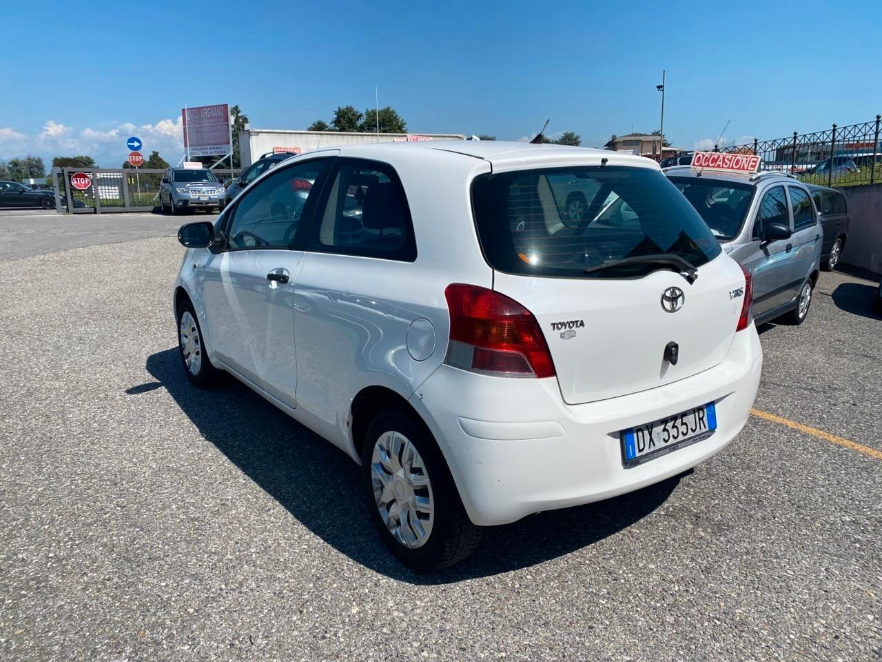 Toyota Yaris 1.0 3 porte Now