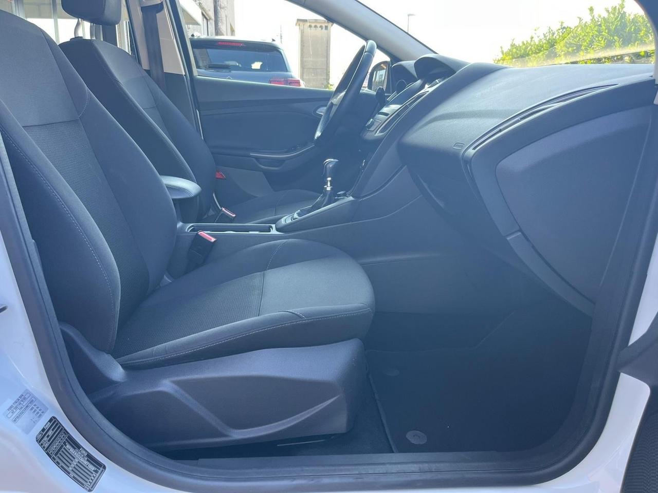 Ford focus 1.5 120 cv N1 autocarro con posti ivata