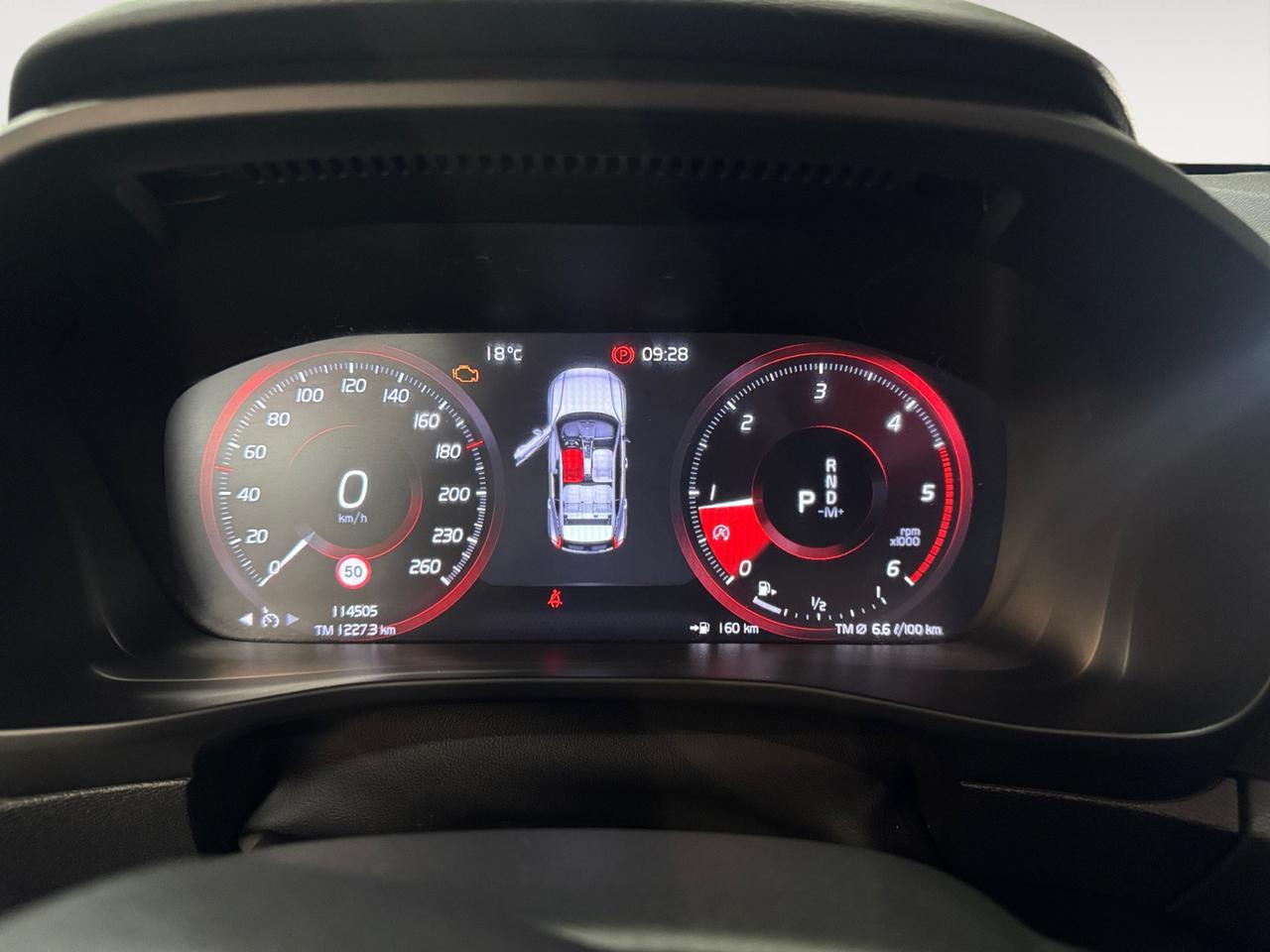 VOLVO XC40 2.0 d3 Momentum Core auto