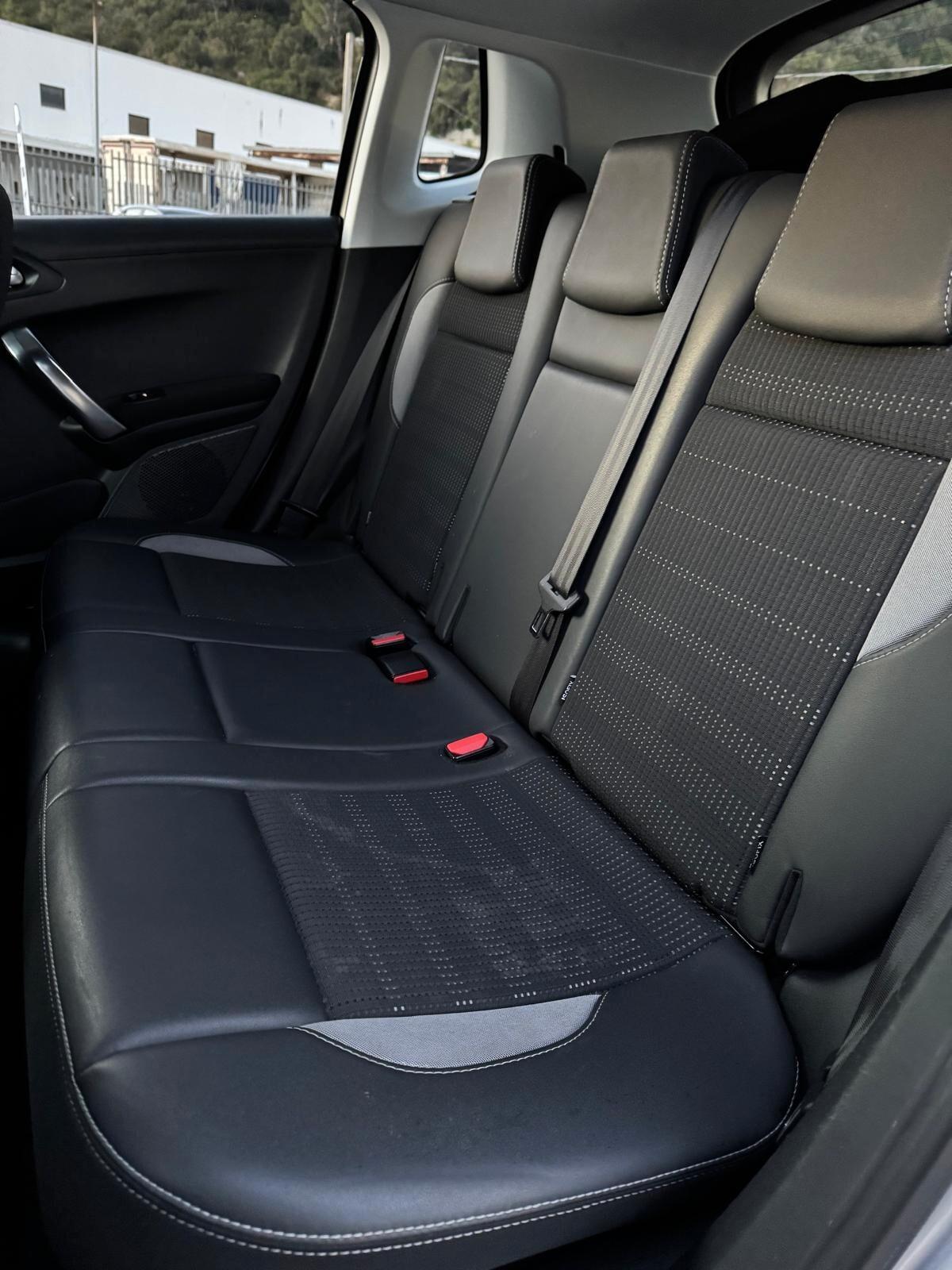 Peugeot 2008 BlueHDi 100 S&S Allure