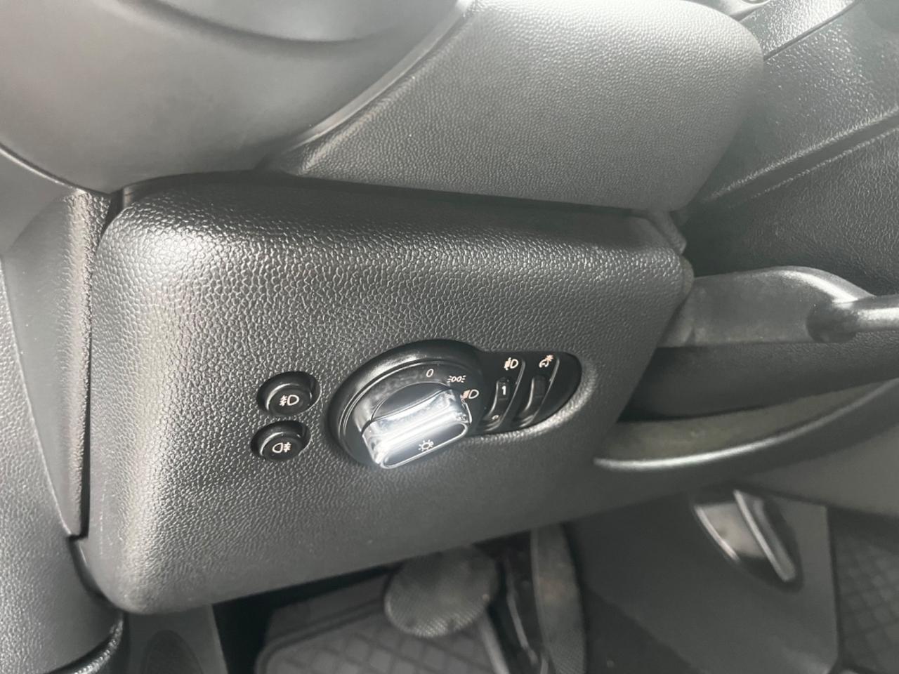 Mini 1.5 Cooper D- 95000km AUTOMATICA