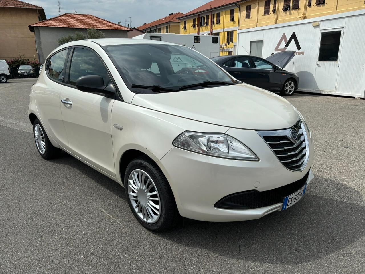 Lancia Ypsilon 1.2 69 CV 5 porte S&S Gold OK NEOPATENTATI