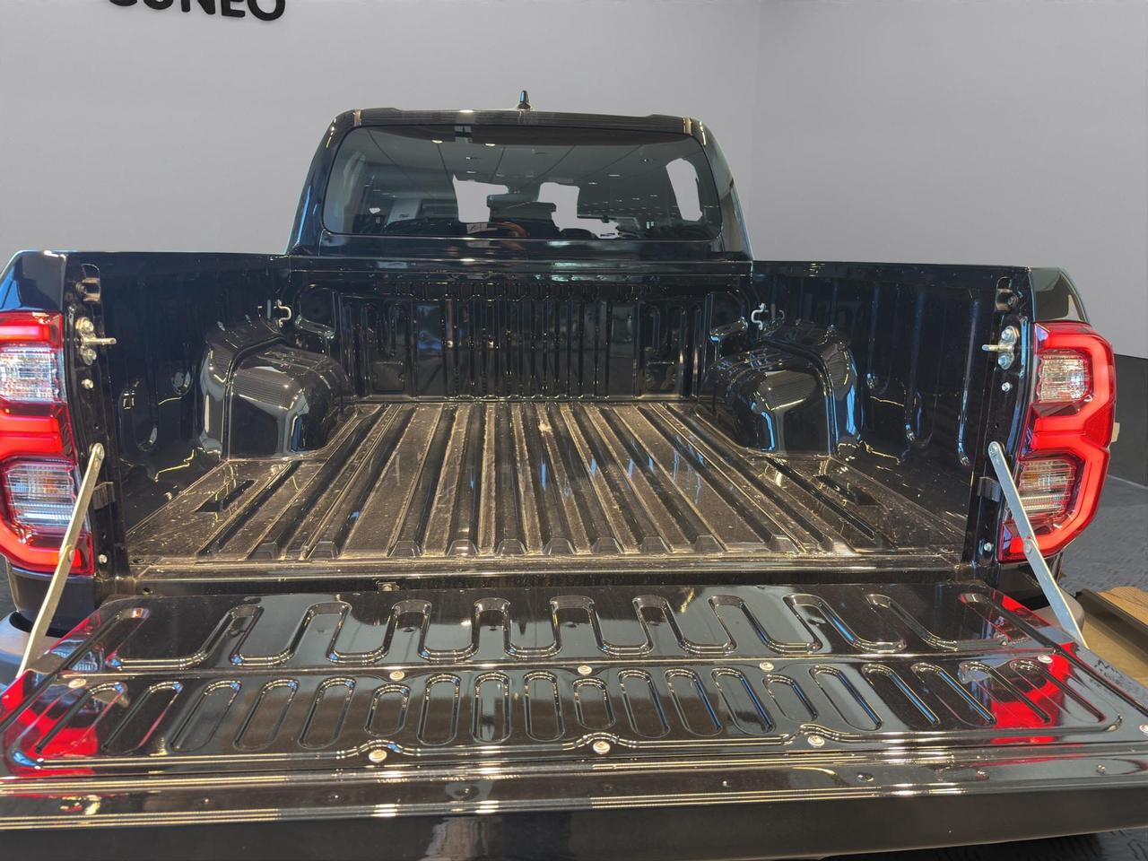 Toyota Hilux 2.8 d-4d 48V double cab Invincible