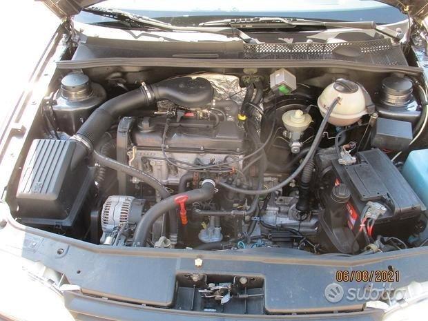 Volkswagen Golf 1.8/90 CV cat 5 porte GL