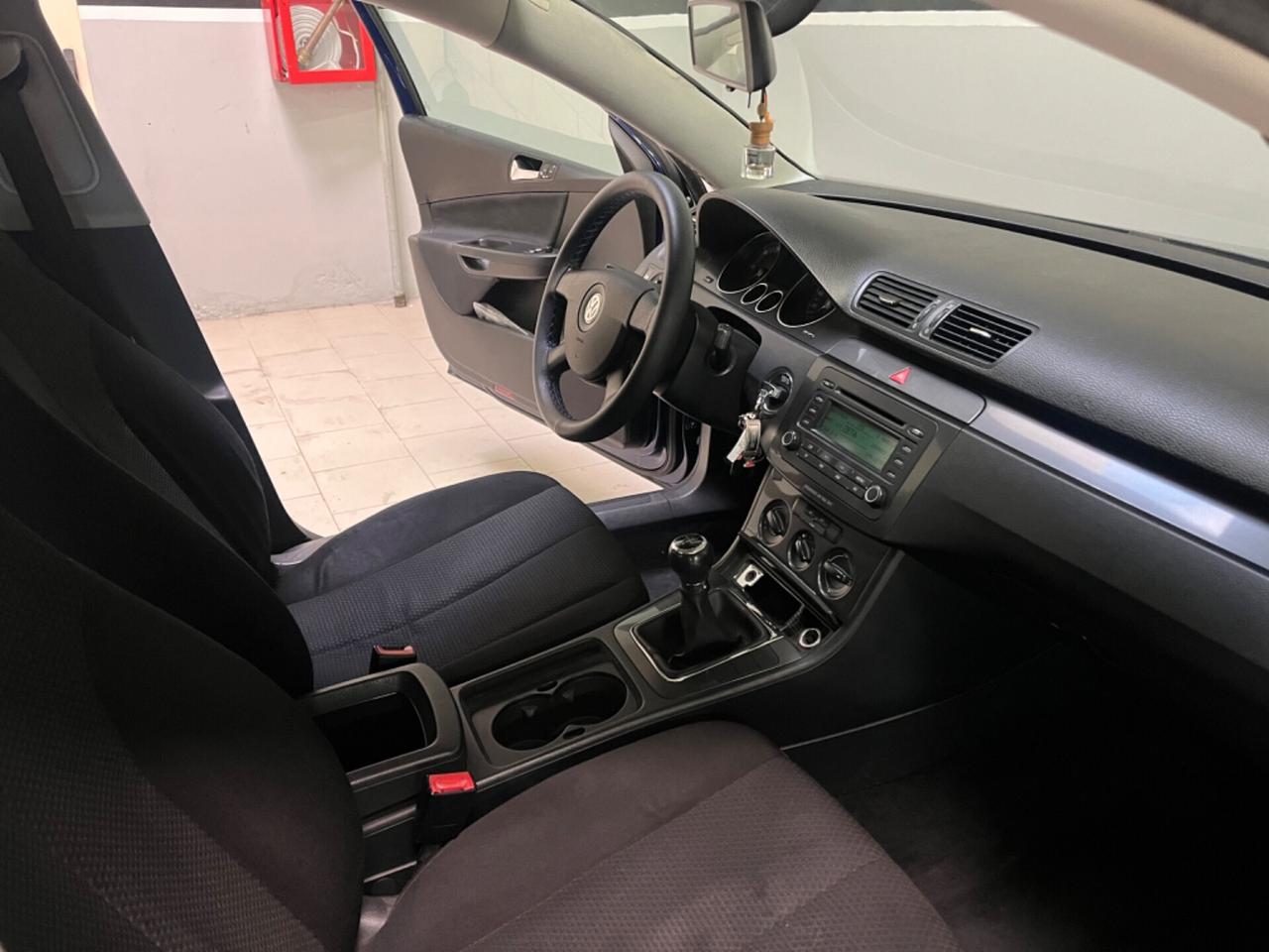 Volkswagen Passat 1.9 TDI/105CV berlina