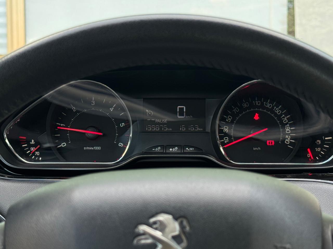 Peugeot 208 1.4 HDi 68 CV 5 porte Allure 2015