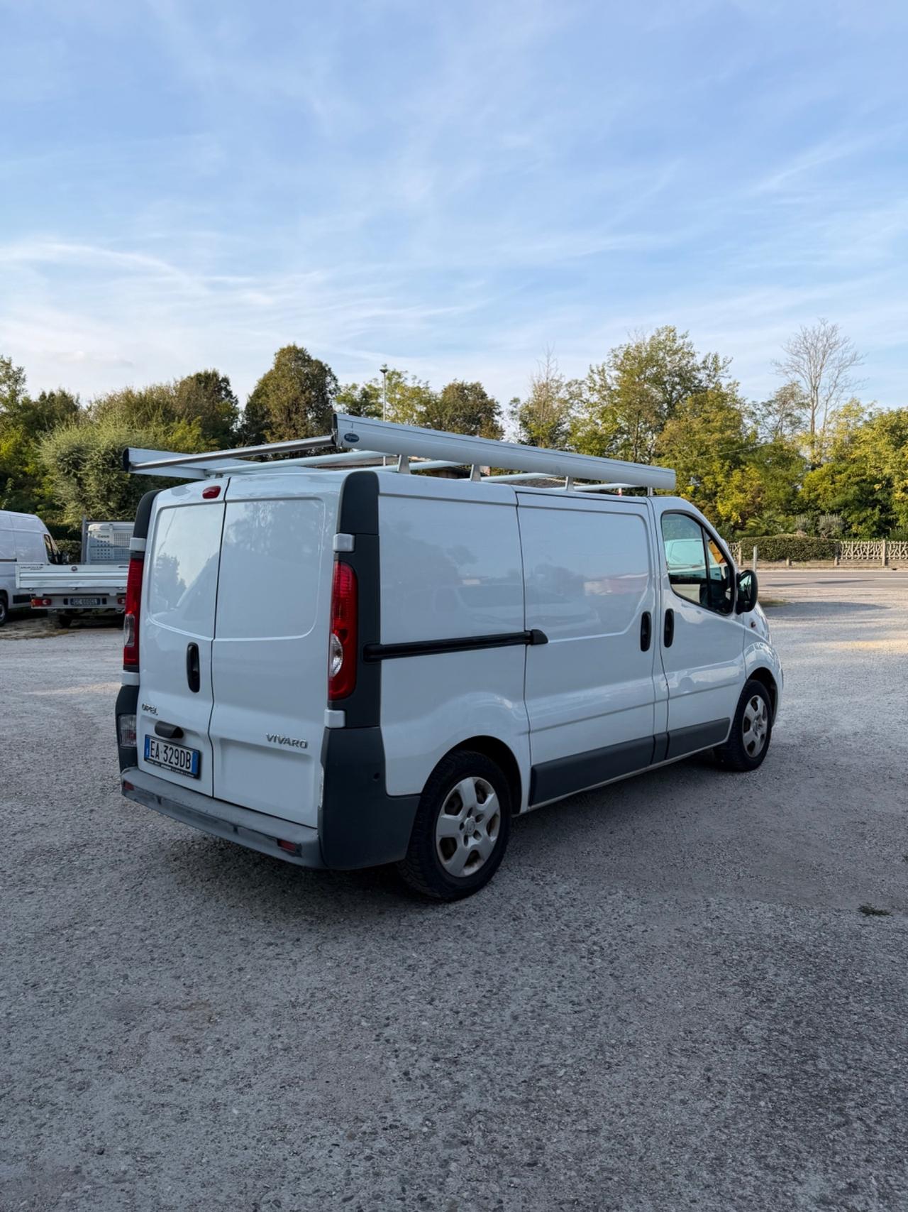 Opel VIVARO benzina
